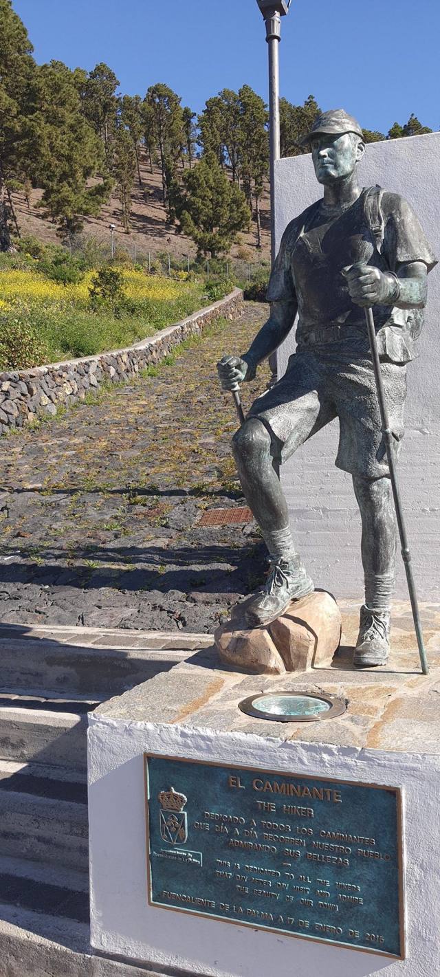 Escultura el caminante